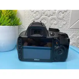 Camera DSLR Nikon D3100