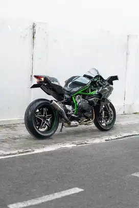 HYPERBIKE : Kawasaki Ninja H2 Full Carbon