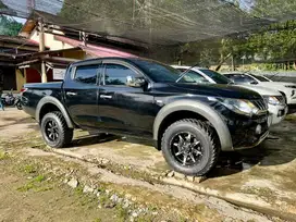Mitsubishi Triton GLS Hitam