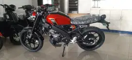 Yamaha XSR155 merah