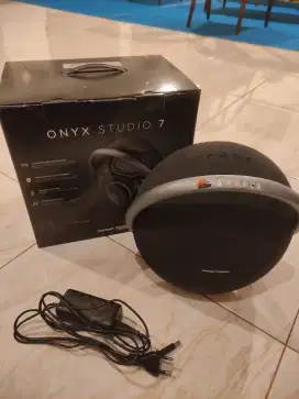 Harman Kardon Onyx Studio 7