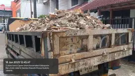 Jasa buang sampah puing