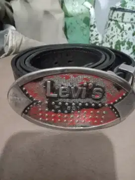 Sabuk kulit Levis vintage