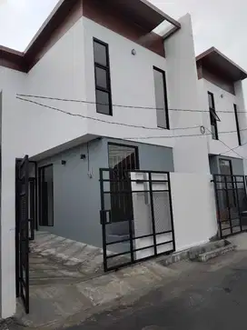 Jual Rumah 2 lantai minimalis Bagus Saturnus Margahayu raya.Strategis!