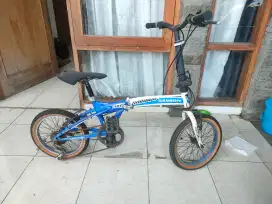 Spedah lipat anak atau remaja