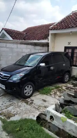 Mobil second Avanza