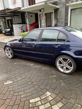 DIJUAL BMW 318i.