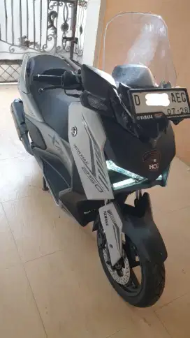 XMax connected odo 500 km