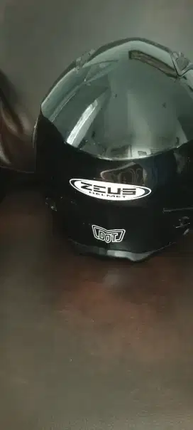 Helm Zeus hitam second