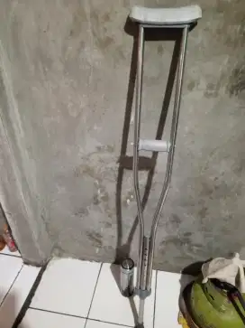 Tongkat penyangga kaki