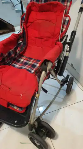 Stroller bayi kokoh