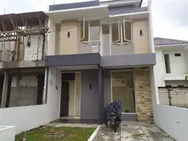 Rumah Green Lake 2lt Lokasi Strategis