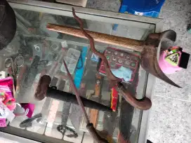 Keris tua dua bilah