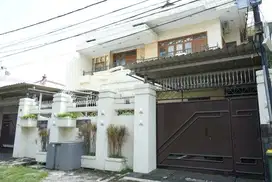 Rumah mewah di jalan senopati kebayoran baru