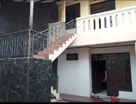 Dijual Rumah 2 Lantai 5 kamar di Cimahi Jawa barat