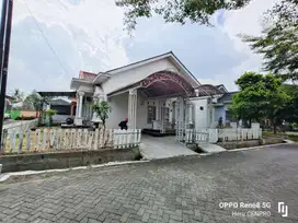 Rumah hook perum dekat kampus UNSOED, GOR Purwokerto