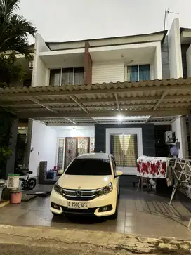 Di Jual rumah minimalis dan murah di  riviera garden kelapa gading