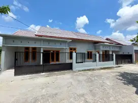 DIJUAL RUMAH BARU SIAP HUNI MURAH DI TENGAH KOTA JL. ARIFIN AHMAD