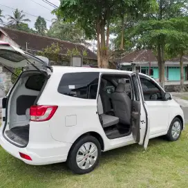 Wuling Formo 8 seater