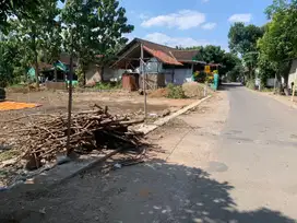 Tanah Murah jejeran Dekat Stadion Sultan agung tepi aspal