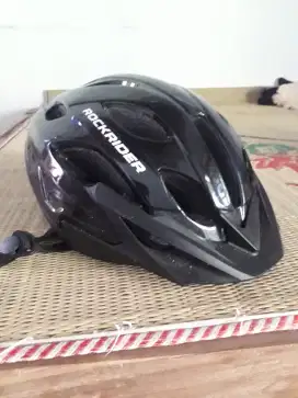 Helm sepeda Rockrider