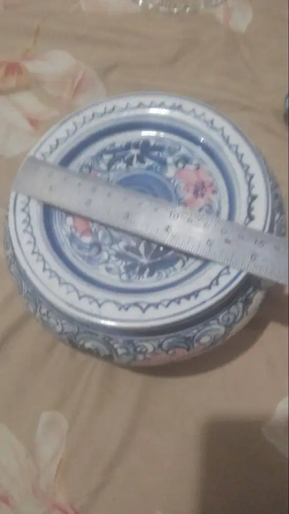 Keramik Tempat sirih