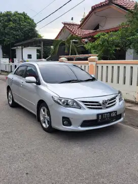 Jual cepat toyota altis 2010 mobil mulus tidak ada minus tinggal pake