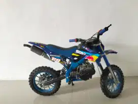 Di jual motor trail anak warna biru merk lenka MC 69..rakitan 07-2024.