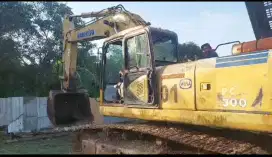 Alat berat excavator