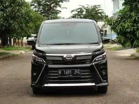 Toyota Voxy 2.0 At 2021 Hitam