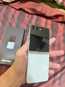 Samsung z flip 5 ( 256 gb )
