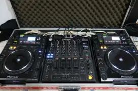 PIONEER CDJ 2000 & DJM 800