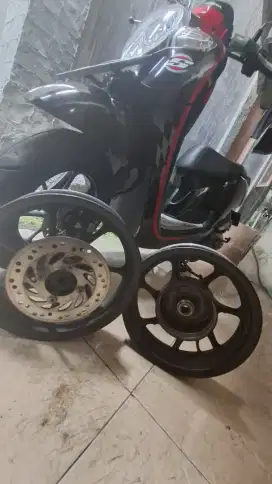 Pelek scoopy ring 12 copotan  motor