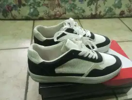 Sepatu Air walk size 43 mulus