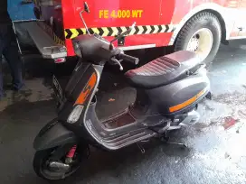 Jual vespa matic s125 tahun 2020