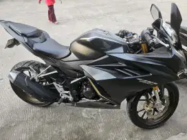 Cbr 150 r black