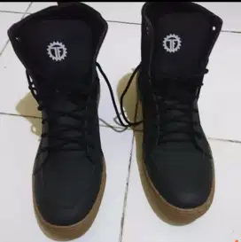 Sepatu boots high TRAGEN FOOTWEAR (senberg black)
