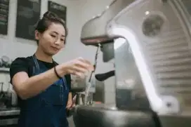 Di cari barista & freelance