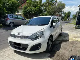 Kia Rio AT 2015 nik 2014 pribadi