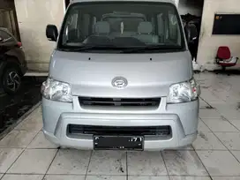 DAIHATSU GRAND MAX MANUAL 2021 SILVER