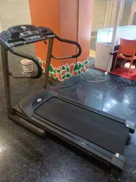 Treadmill elektrik jumbo kuat bb 150kg bisa nanjak merk horizon USA