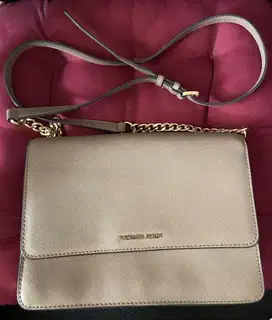 Michael Kors Daniela Large Saffiano Leather Crossbody Bag (Like New)