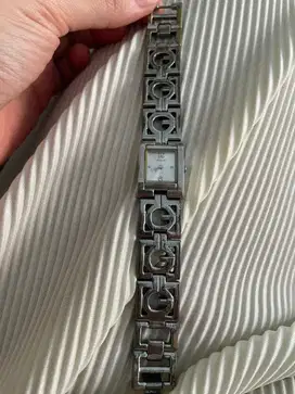 Jam tangan guess