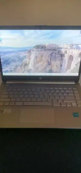 Laptop HP masih garansi