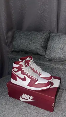 Sepatu Nike Air Jordan 1 High OG 'Artisanal Red'  Ukuran 44/28 Cm