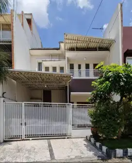 Rumah Cantik Tenggilis Surabaya