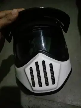 Helm cakil, ukuran oldsize, helm nya jarang di pake di marahin aja