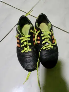 Sepatu Bola Ardiles Ori Bekas Murah