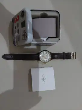 Jam tangan Fossil Kinetik