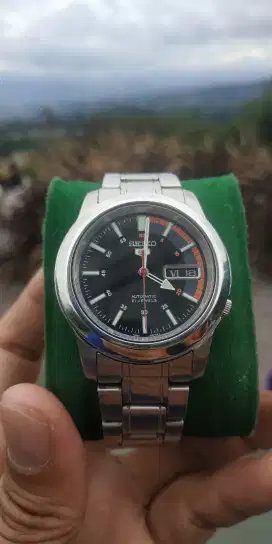 Seiko 5 automatic SNK375K1
Kondisi Terbaik